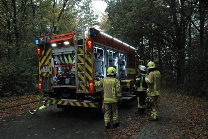 Einsatzkräfte bei der Übung. Foto: FW Ratingen