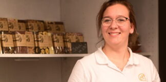 Die Velberter Konditorin Cherina Laimann bietet eine Variante der Dubai-Schokolade an. Foto: privat