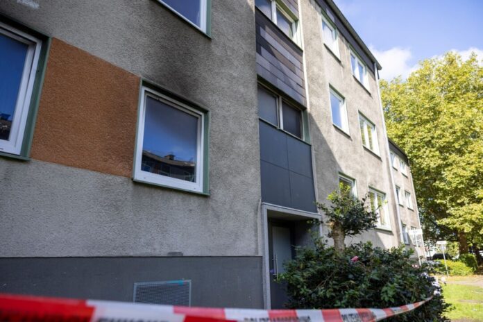 Viele Menschen wurden durch zwei Brandstiftungen in Essen verletzt - ein Kind liegt weiterhin auf der Intensivstation. (Archivbild)