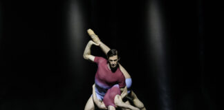 Artem Sorochan und Rosa Pierro in „Not Me, But Me“ von Ben Van Cauwenbergh. Foto: Bettina Stöß