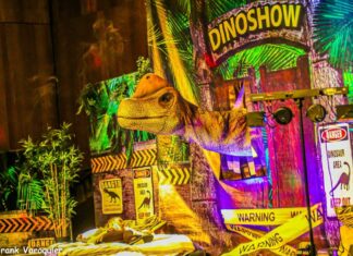 Die Dino-Show mit interaktiven Elementen gastiert in Erkrath. Foto: Veranstalter