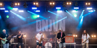"Die netten Jungs von nebenan" spielen im Jugendzentrum. Foto: Band