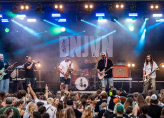 "Die netten Jungs von nebenan" spielen im Jugendzentrum. Foto: Band