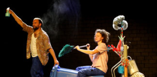 BlauPause“: Das Theater Marabu eröffnet mit dem Stück „BlauPause“ die Kindertheaterwoche in der Manege Lintorf. Foto: Ursula Kaufmann/Theater Marabu