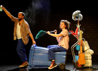BlauPause“: Das Theater Marabu eröffnet mit dem Stück „BlauPause“ die Kindertheaterwoche in der Manege Lintorf. Foto: Ursula Kaufmann/Theater Marabu
