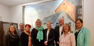 Claudia Meloefski, Ilona Löhr, Christa Baunach-Schlüter, Sandra-I. Bender-Fuest, Gisela Grabow, den Stadtverbandsvorsitzenden Peter Thomas, Marion Weber und Christiane Rühl. Foto: privat