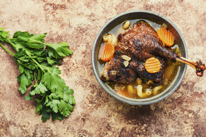 Den Gänsebraten oder andere Gerichte kann man auch gesund zubereiten. Foto: VZ NRW/adpic