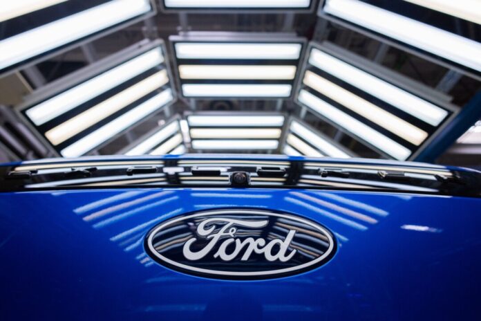 Der US-Autobauer Ford will Kurzarbeit in seinem Kölner Werk einführen (Archivbild) 