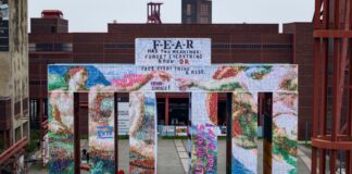 Eines der größten mobilen Kunstwerke der Welt: Das «Global Gate» ist auf dem Gelände der Essener Zeche Zollverein zu sehen.