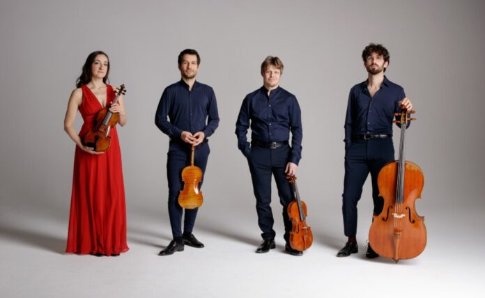Der Ratinger Kammerchor gestaltet gemeinsam mit dem Alinde Quartett am 23. Dezember das Weihnachtskonzert der Stadt Ratingen in der Stadthalle. Foto: Veranstalter