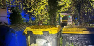 Die ausgebrannten Container in Erkrath. Foto: Polizei