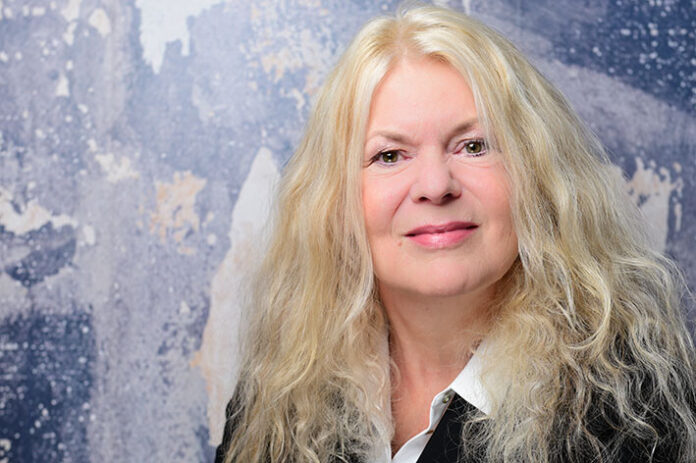 Die Ratinger Künstlerin Susanne Bons stellt ihre Werke aus. Foto: privat