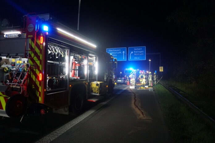 In den Abendstunden kam es auf der A44 zu dem Unfall. Foto: FW Ratingen