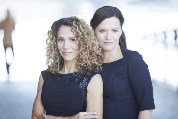 Eine musikalische Stadtführung durch Paris mit Marie Giroux und Jenny Schäuffelen im Medienzentrum. Foto: Laurence Chaperon