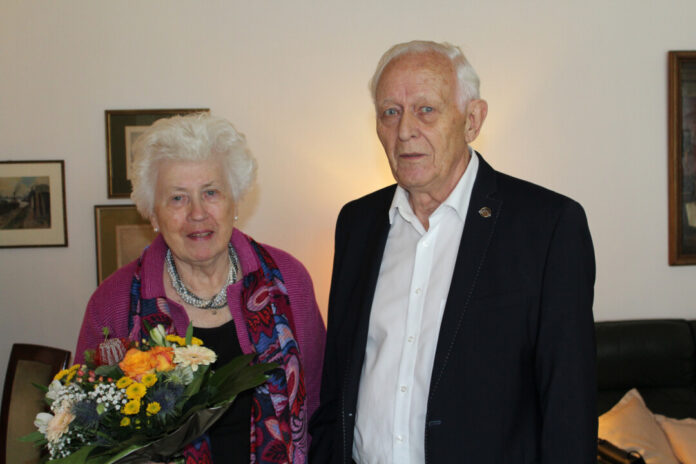 Barbara und Bernd Schröder sind seit vielen Jahrzehnten verheiratet. Foto: Stadt Erkrath