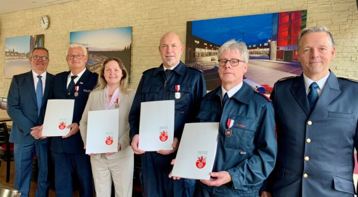 Harald Filip, Frank Bauernfeind, Heike Schulz, Jan-Hendrik Neumann, Marcus Köhler und Markus Feier. Foto: FW Ratingen