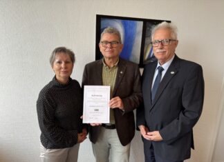 LVW-Vizepräsidentin Gabriele Pappai, Ralf Schefzig und Landrat Thomas Hendele. Foto: Kreisverkehrswacht