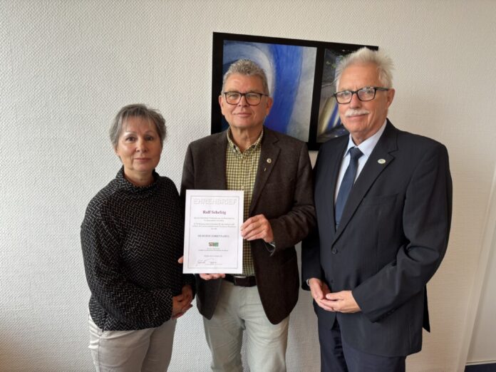 LVW-Vizepräsidentin Gabriele Pappai, Ralf Schefzig und Landrat Thomas Hendele. Foto: Kreisverkehrswacht