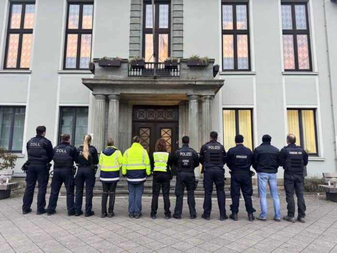 Behördenübergreifen waren Einsatzkräfte in Heiligenhaus aktiv. Foto: Stadt Heiligenhaus