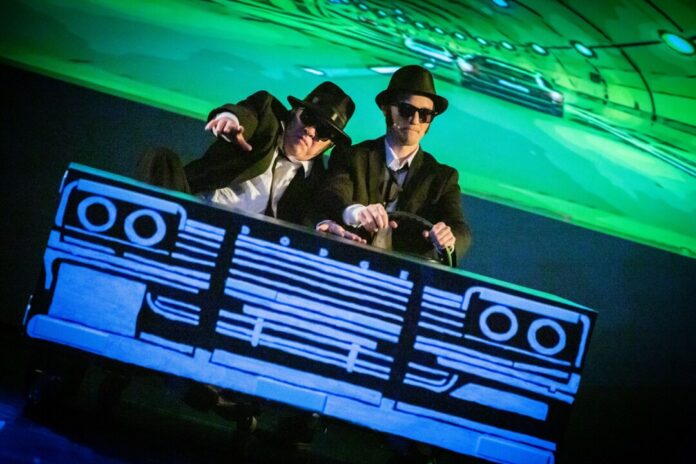 Die "Blues Brothers" sind ein Kultklassiker - und nun wieder in Wuppertal zu erleben. Foto: Martin Mazur