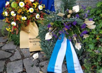 Gemeinsam wird der Toten und Vermissten gedacht. Foto: privat