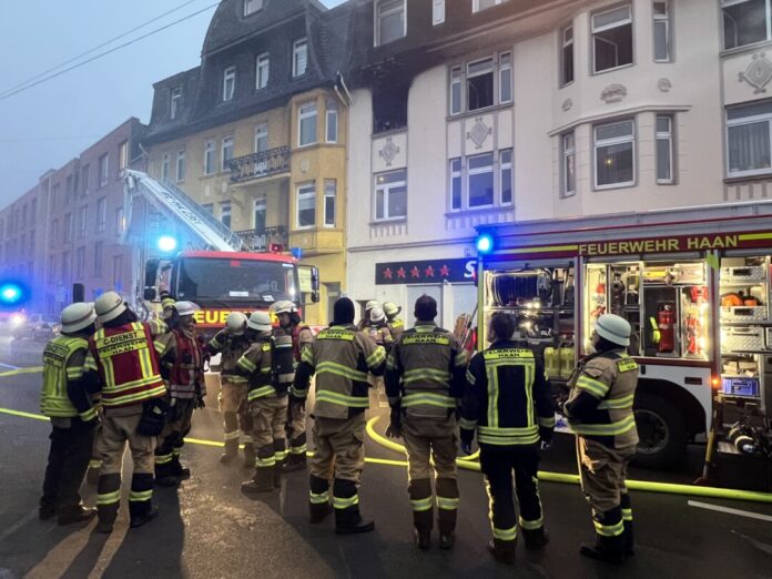 Die Feuerwehr Haan war mit rund 45 Kräften im Einsatz. Foto: Feuerwehr Haan