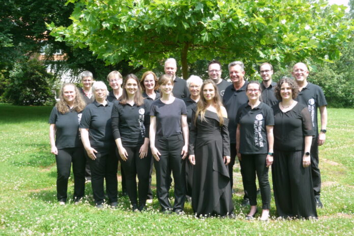 Die Musikfreunde Wülfrath vor einem ihrer Konzerte. Foto: Iris Truschinski