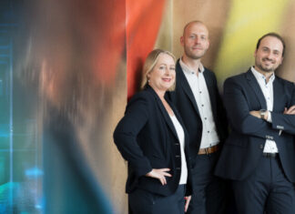 Martina Sothmann, Nick Hoffmann, Vitali Kamynin und Markus Zwanzig von der Sparkasse HRV. Foto: Sparkasse