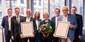 Als Versichertenälteste haben sich die drei Jubilare vor 25 Jahren für ein anspruchsvolles Ehrenamt entschieden. Denn sie müssen nicht nur viel Zeit für den Dienst an den Kundinnen und Kunden investieren, sondern bilden sich regelmäßig im Rentenrecht weiter. Foto: DRV