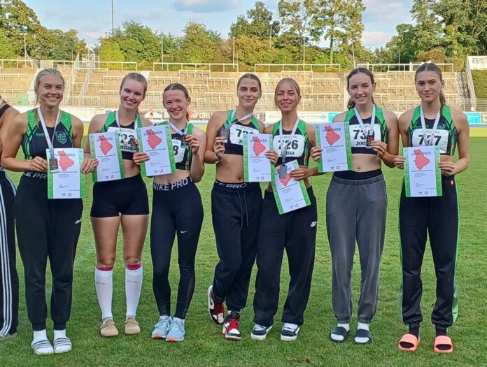 Carla Beermann, Maren Freitag, Carlotta Neuenhahn, Sydney Minski, Lia Richrath, Leona Schiffer und Sarah Speckenbach traten für die WU18 an. Foto: privat