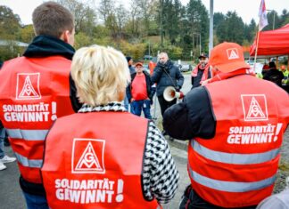 Die Beschäftigten der Firma Fondium (Mettmann), Witte Niederberg (Wülfrath), BKS (Velbert) und Wieland Werke (Velbert) legten einige Stunden ihre Arbeit nieder. Foto: IGM