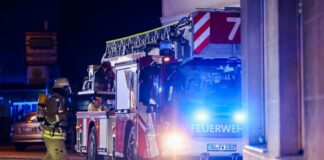 Die Feuerwehr rückte mit einem Großaufgebot an Einsatzkräften an.