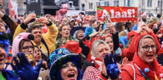 Die Polizei will vor allem das Messerverbot durchsetzen. (Archivfoto)