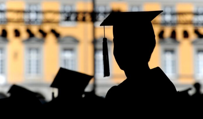 In einem «Nullten Semester» soll es Studentinnen und Studenten ermöglicht werden, in einzelne Fächer oder Studienschwerpunkte hineinzuschnuppern. (Symbolbild)