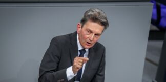 SPD-Bundestagsfraktionschef Rolf Mützenich möchte erneut in den Bundestag einziehen.