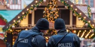 Präsenz zeigen und ansprechbar sein: Auch so will die Polizei für mehr Sicherheit auf Weihnachtsmärkten sorgen.(Symbolbild)