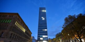 Das Wirtschaftsministerium im Mannesmann-Hochhaus spart wie alle Ressorts auch in diesem Winter Energie (Archivfoto)