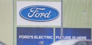 Insgesamt peilt Ford in Europa den Abbau von 4.000 Stellen an, 800 davon in Großbritannien und 300 in anderen EU-Staat. 