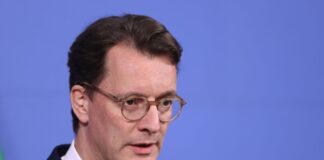 NRW-Ministerpräsident Hendrik Wüst (CDU) hat 400 Millionen Euro für die Stärkung der Sicherheitsmaßnahmen nach dem Anschlag von Solingen angekündigt.