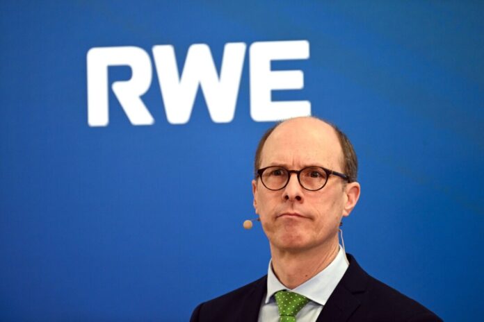 RWE-Finanzvorstand Michael Müller. Der Energiekonzern glaubt, dass der Wasserstoff-Hochlauf in Deutschland länger dauert als bisher geplant. (Archivbild)