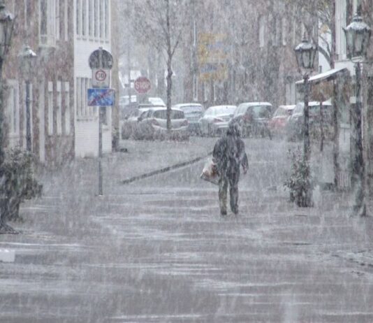 Nicht nur in Goch am Niederrhein, sondern auch in der Landeshauptstadt Düsseldorf fiel Schnee. 