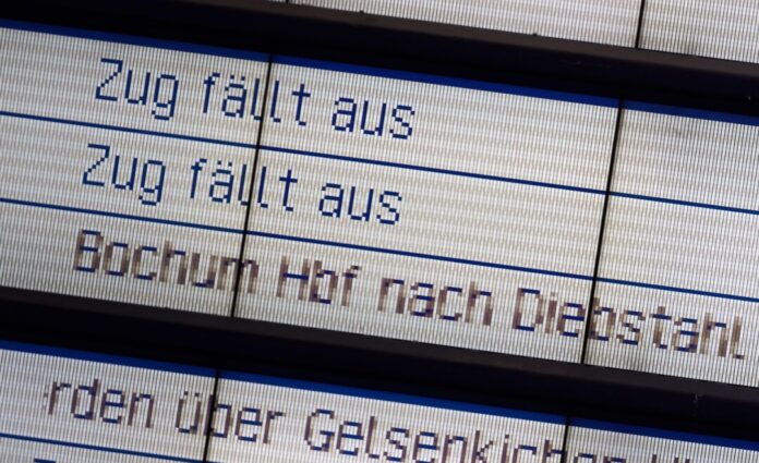 Ein Schaden am Stellwerk hat Nachwirkungen im Berufsverkehr. Die Bahn rechnet mit am Morgen noch mit Verspätungen im Raum Essen