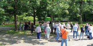 Vor Ort in Hochdahl informieren die Grünen. Foto: privat