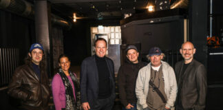 Felix Wursthorn (Vorstand MUSIC DÜSSELDORF), Daniela Stork (D.LIVE), OB Dr. Stephan Keller, Nico Hamm (Geschäftsführer concert team nrw), Berni Lewkowicz (Geschäftsführer concert team nrw) und Michael Brill (D.LIVE). Foto: Landeshauptstadt Düsseldorf/ Melanie Zanin
