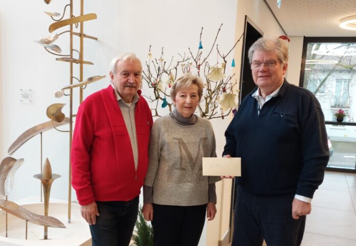 Vor Ort im Hospiz fand die Spendenübergabe statt. Foto: privat