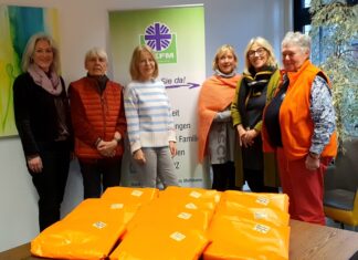 Frauen der FU Heiligenhaus überreichen Geschenke an den SKFM Mettmann für Frauen im Frauenhaus (Eva-Maria Düring, Dagmar Haarhaus, Anne Fischer, Ulrike Stiers, Lilo Löffler und Roswitha Habig. Foto: Frauen Union Heiligenhaus