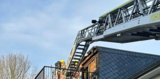 Die Feuerwehr im Einsatz in Neviges. Foto: Feuerwehr Velbert