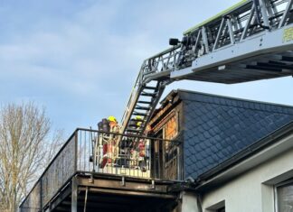 Die Feuerwehr im Einsatz in Neviges. Foto: Feuerwehr Velbert