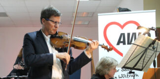 Cornelia Hessenberg und Christoph Rehm spielen zum Start in die Festtage. Foto: privat