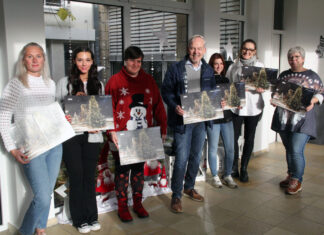 Die Domizil-Mitarbeiter in Neviges freuen sich über das unerwartete Geschenk. Foto: Lions